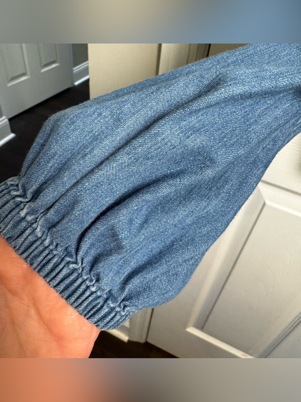 Ann Taylor Chambray Peasant Blouse Blue Long Sleeve Cotton Top Medium/Large - Picture 5 of 9